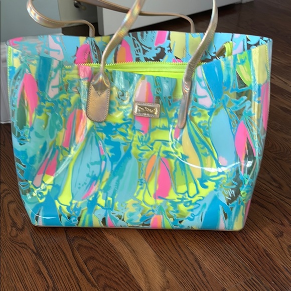 Lilly Pulitzer Blue and Pink Tote Bag with Artistic Flair - Picture 6 of 6